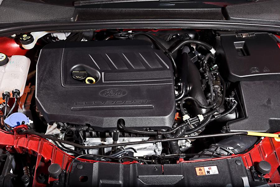  Ford Focus Sedan 2015 года  (ZA) (фото 19 из 29)